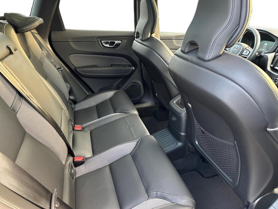 Volvo XC60 2,0 T6 ReCharge Black Edition aut. AWD 5d