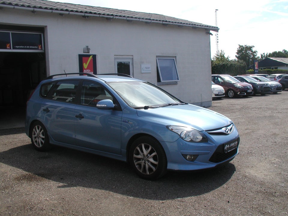 Hyundai i30 1,6 CRDi 90 Classic CW 5d