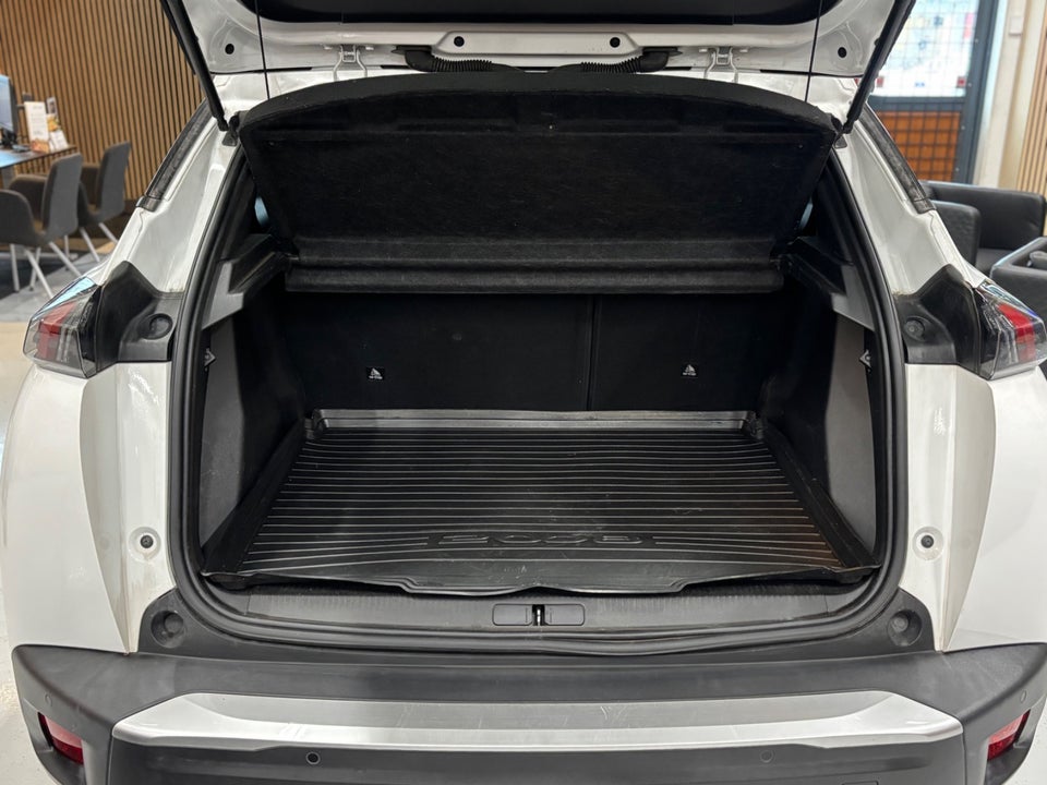 Peugeot 2008 1,2 PureTech 130 Selection Tech EAT8 5d