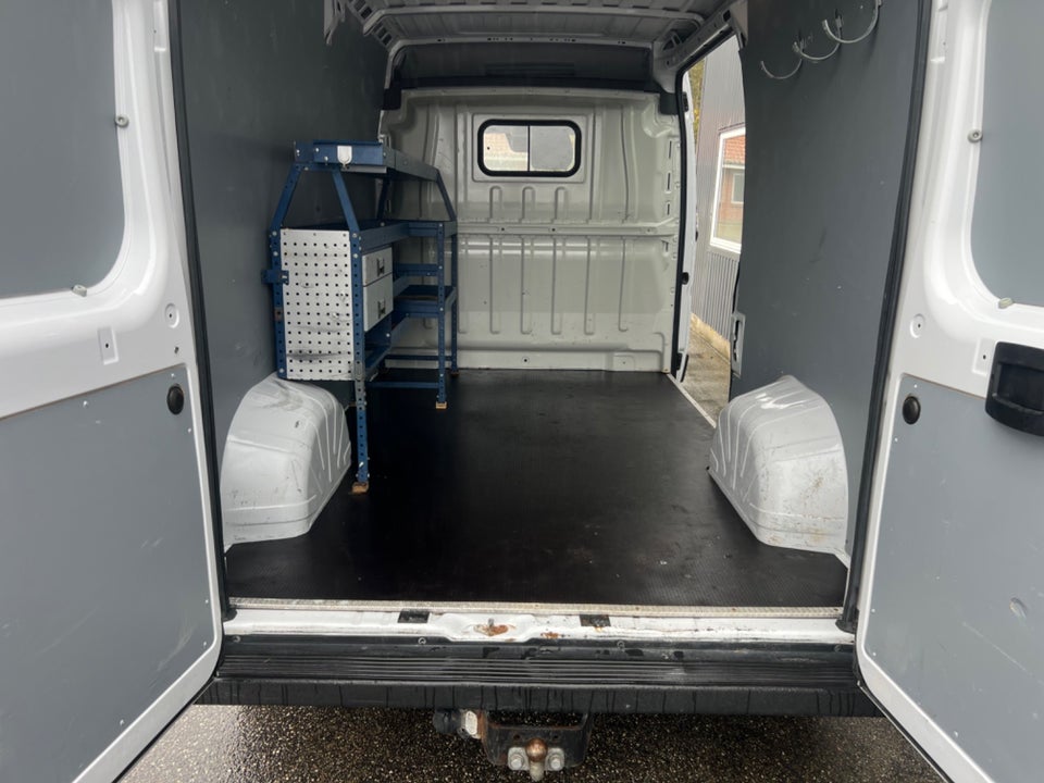 Peugeot Boxer 435 2,2 BlueHDi 165 L2H2 Premium