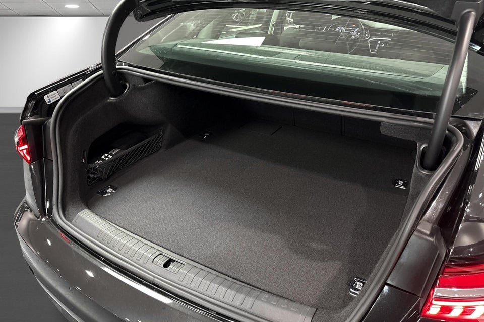 Audi A6 50 TFSi e Sport quattro S-tr. 4d