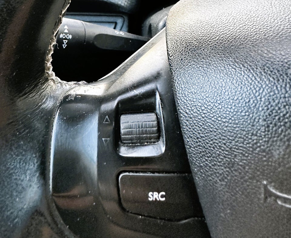 Peugeot 208 1,6 BlueHDi 100 Envy Sky 5d