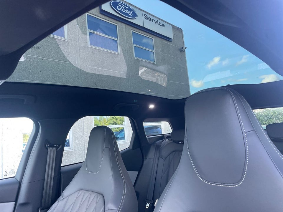 Ford Explorer 77 Premium Extended Range 5d