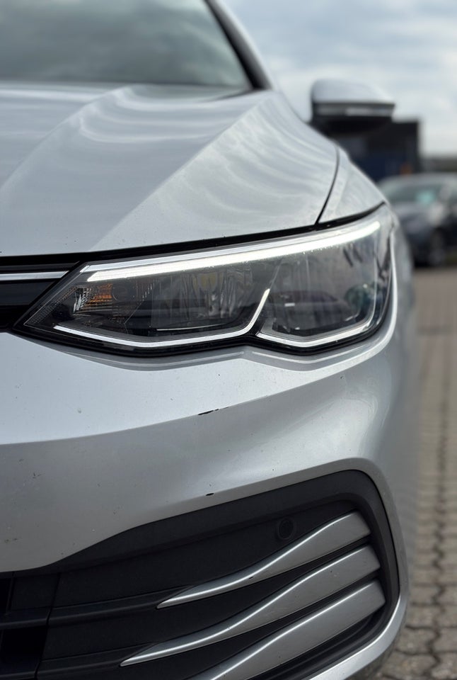 VW Golf VIII 1,5 eTSi 130 Life Variant DSG 5d