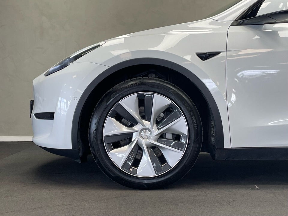 Tesla Model Y Long Range AWD 5d