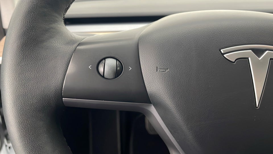 Tesla Model 3 RWD 4d