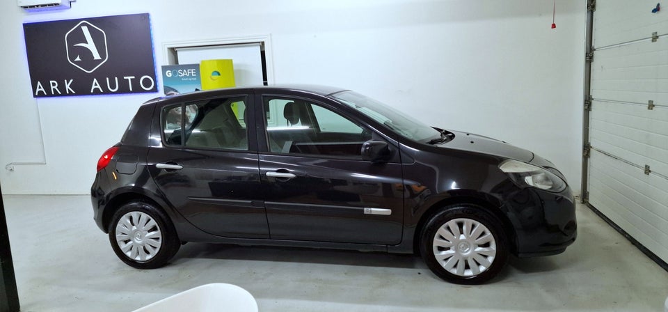 Renault Clio III 1,5 dCi 75 Expression Sport Tourer 5d