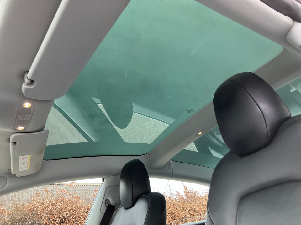 Tesla Model 3 Standard Range+ RWD 4d