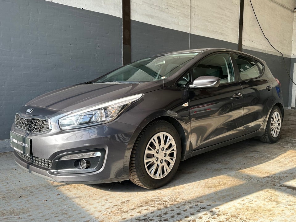 Kia Ceed 1,6 CRDi 136 Style 5d