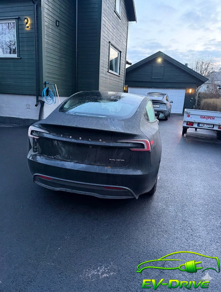 Tesla Model 3 Long Range AWD 4d