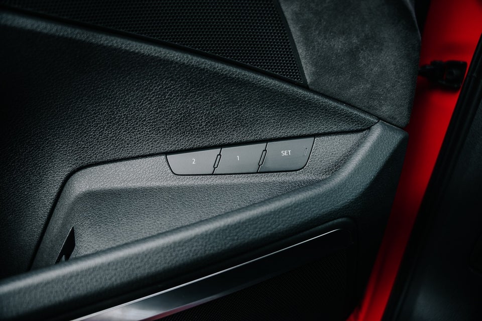 Audi e-tron 55 S-line Prestige Sportback quattro 5d