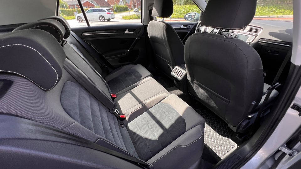 VW Golf VII 1,4 TSi 150 Highline BMT 5d