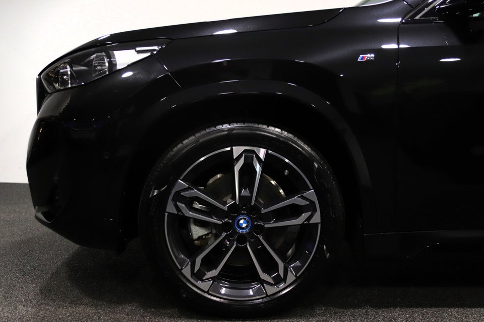 BMW iX1 xDrive30 Fully Charged M-Sport 5d