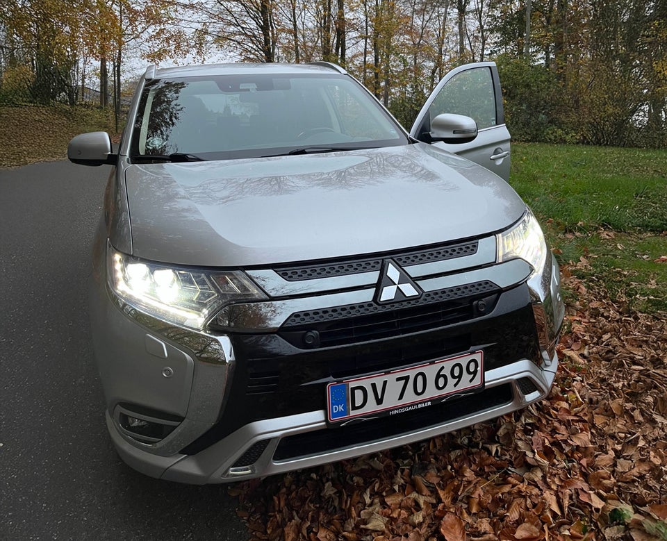 Mitsubishi Outlander 2,4 PHEV Business CVT 4WD 5d