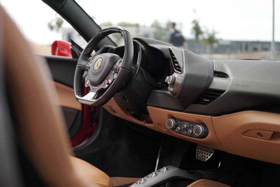 Ferrari 488 Spider 3,9 DCT 2d