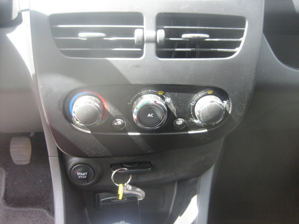 Renault Clio IV 1,2 16V Authentique 5d