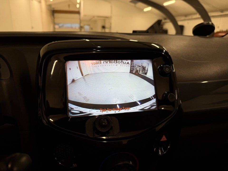 Toyota Aygo 1,0 VVT-i x-wave Sky 5d