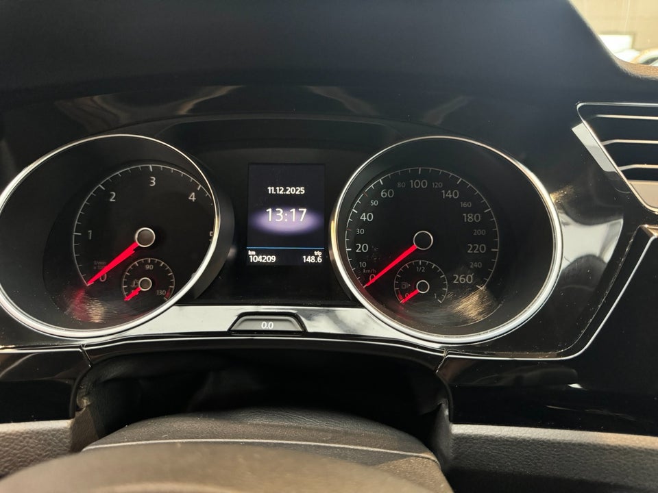 VW Touran 2,0 TDi 150 Highline DSG Van 5d