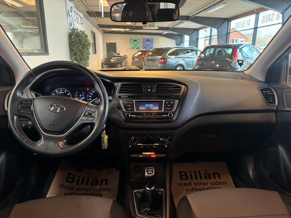 Hyundai i20 1,25 Passion 5d