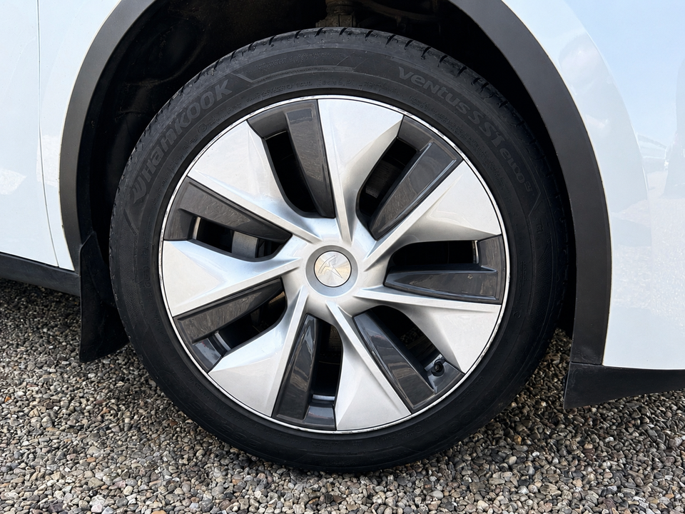 Tesla Model Y RWD 5d