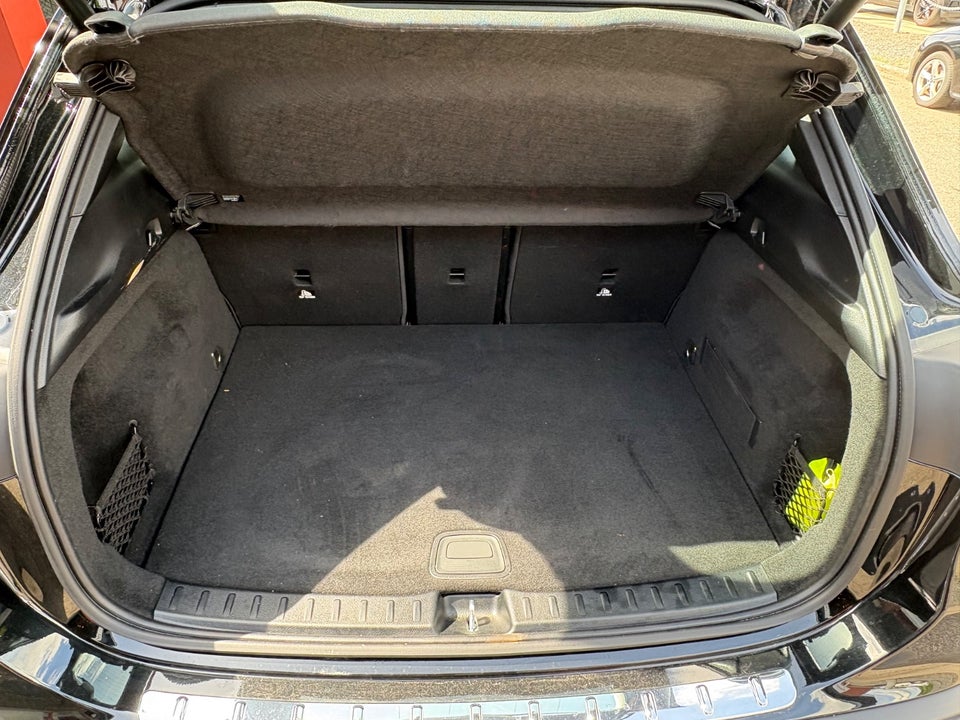 Mercedes EQA350 4Matic 5d