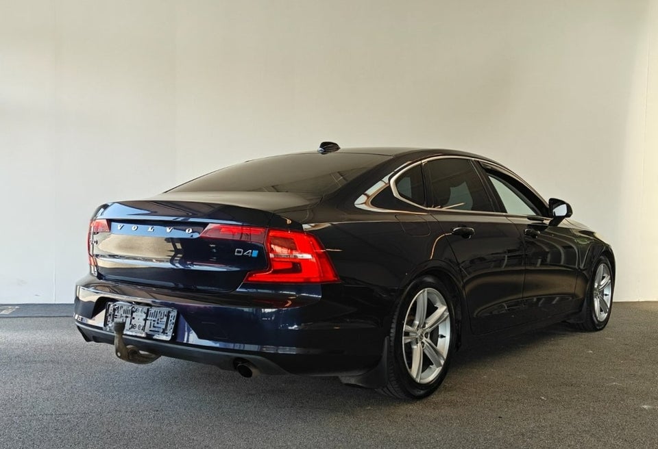 Volvo S90 2,0 D4 190 Momentum aut. 4d