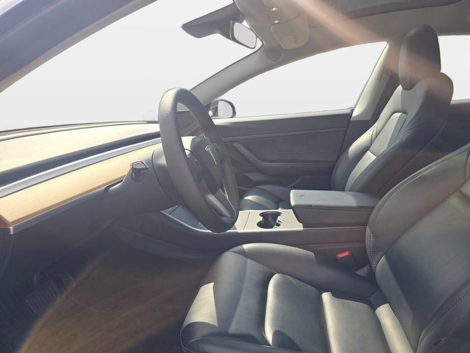 Tesla Model 3 Standard Range+ RWD 4d