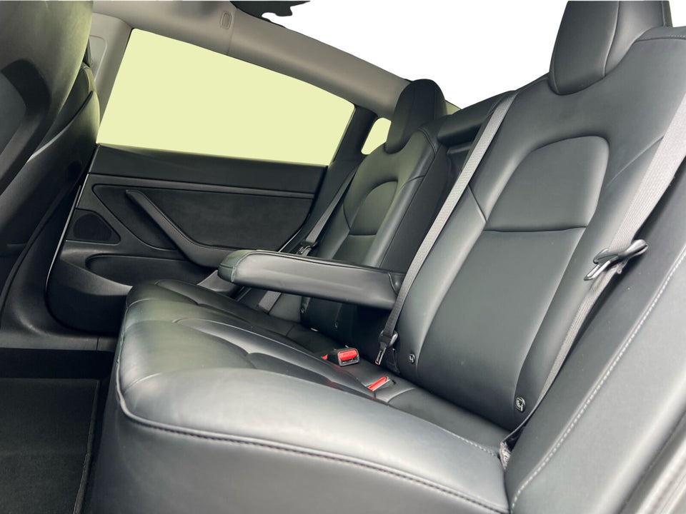 Tesla Model 3 Standard Range+ RWD 4d