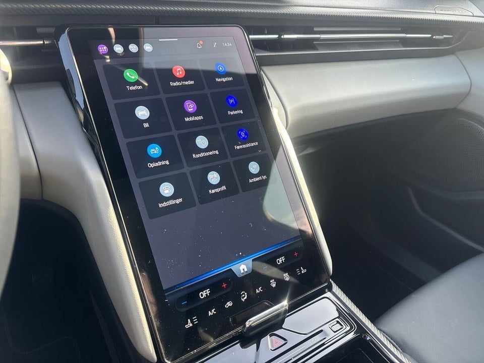 Ford Explorer 77 Premium Extended Range 5d