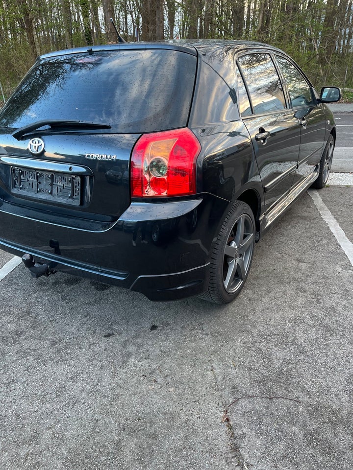 Toyota Corolla 1,6 Luna 5d