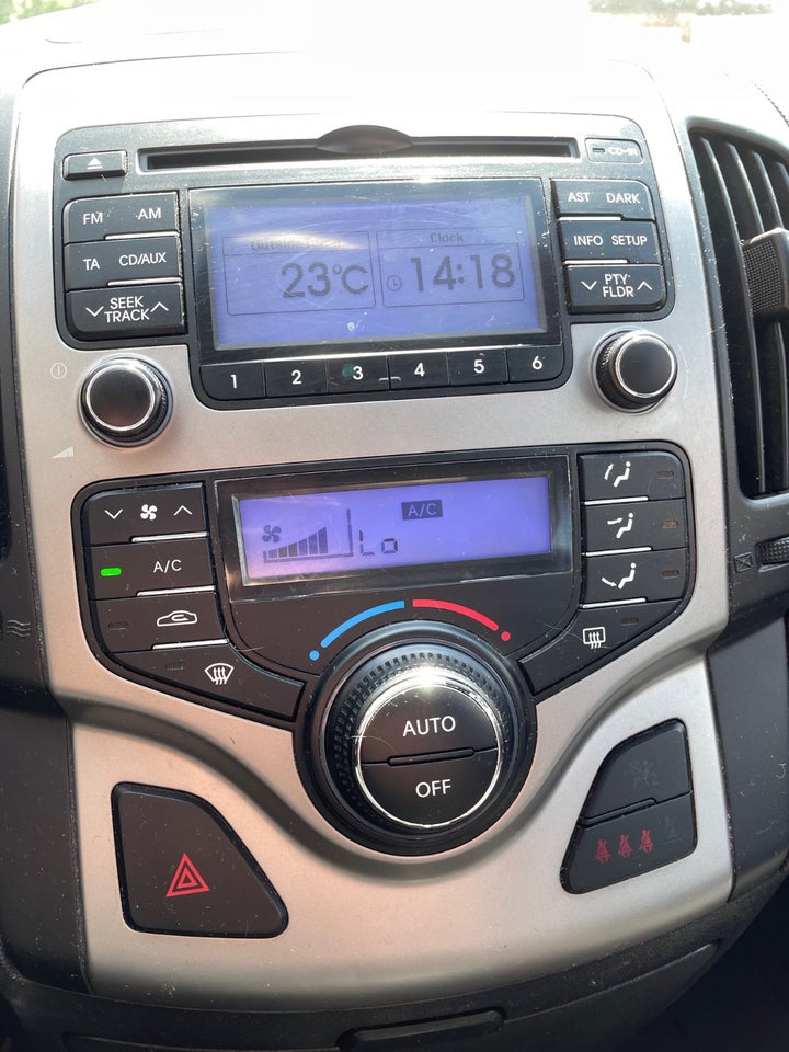Hyundai i30 1,6 CRDi 90 Blue Drive CW 5d