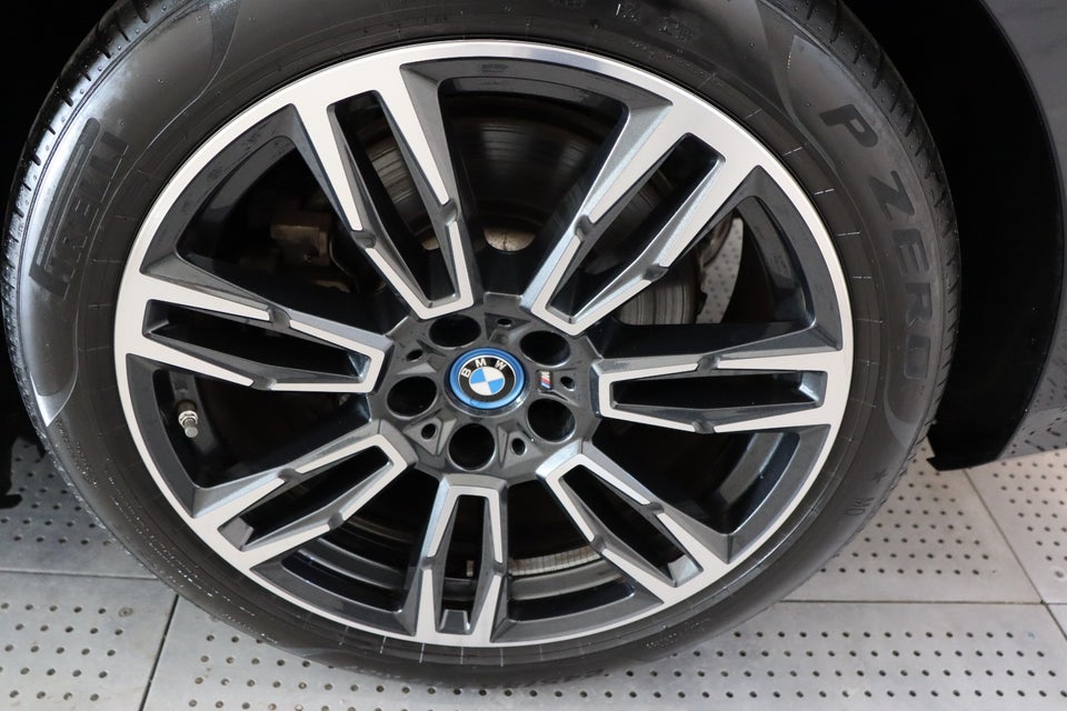 BMW i5 eDrive40 M-Sport 4d