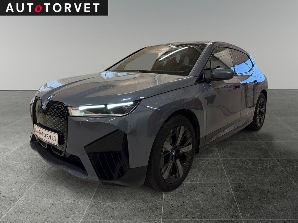 BMW iX xDrive40 Supercharged 5d