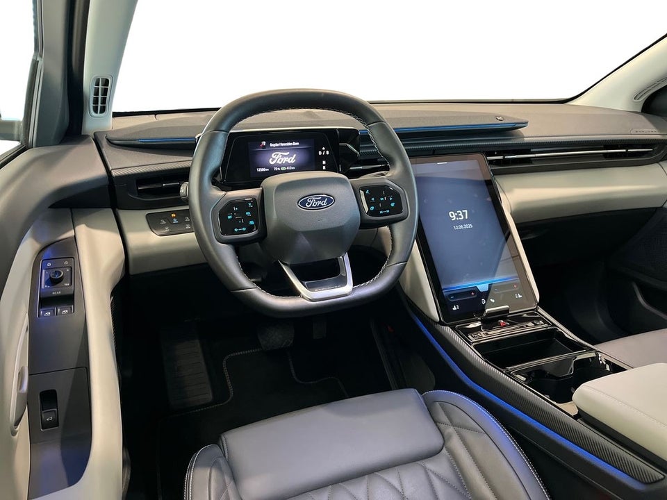 Ford Explorer 82 Premium Extended Range 5d