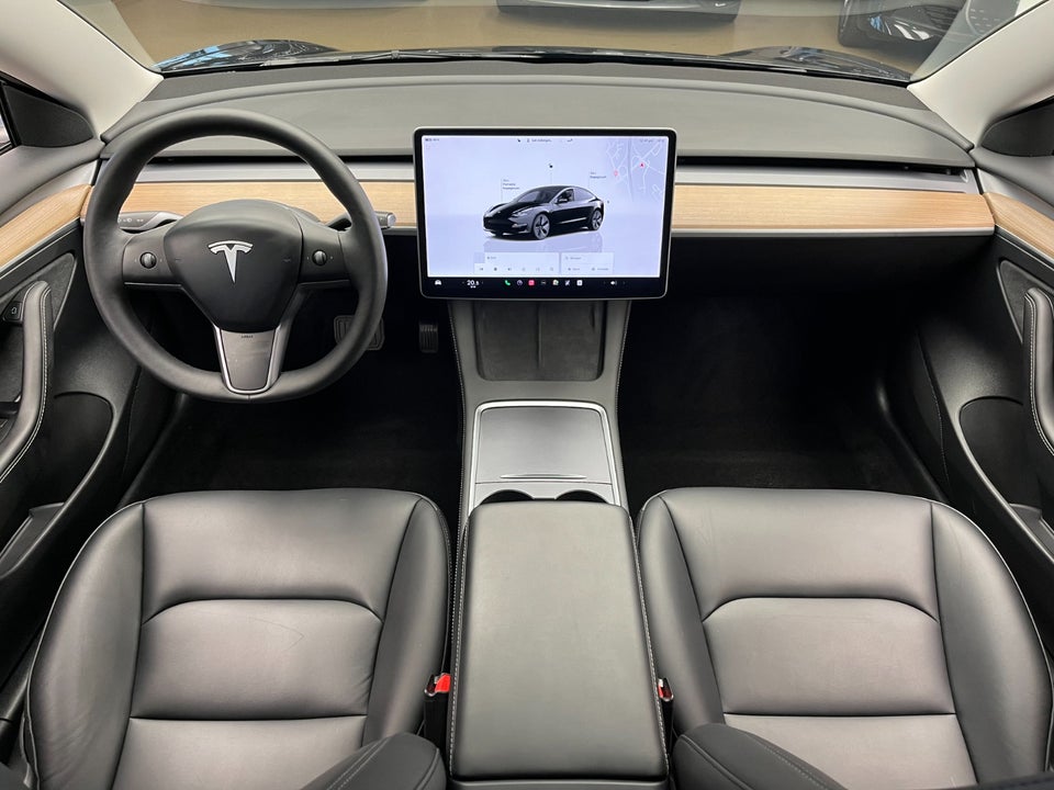 Tesla Model 3 Long Range RWD 4d