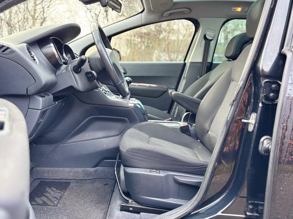 Peugeot 5008 1,6 HDi 112 Premium 5d