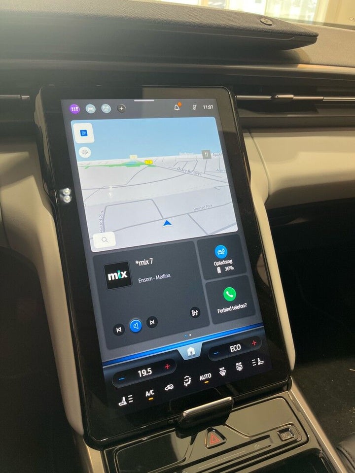 Ford Capri 82 Select Extended Range 5d