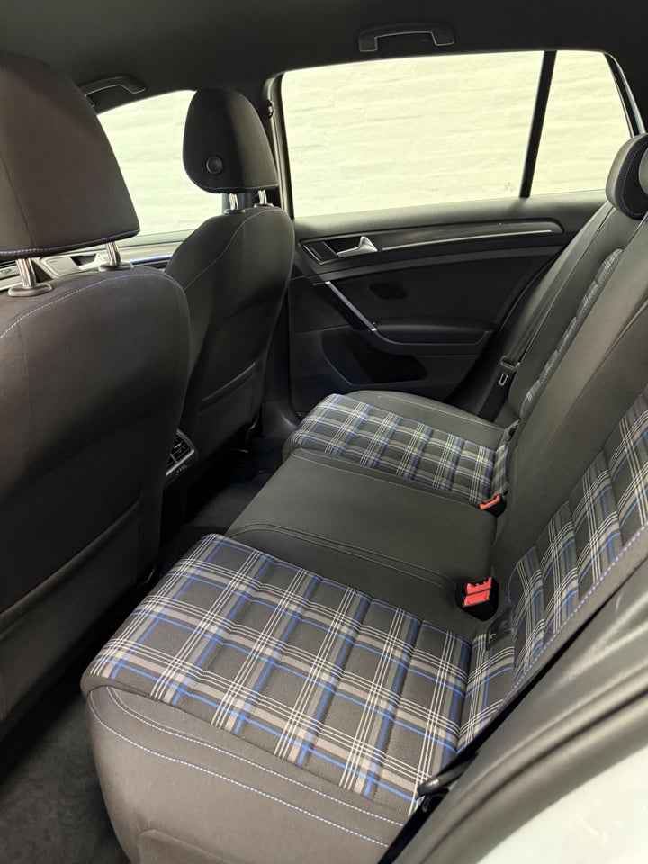 VW Golf VII 1,4 GTE DSG 5d