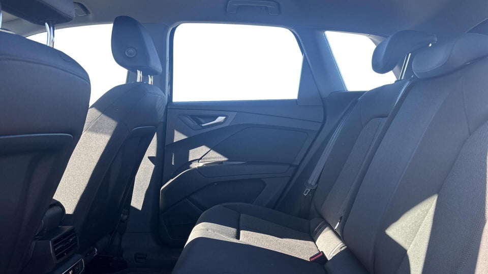 Audi Q4 e-tron 40 Attitude 5d