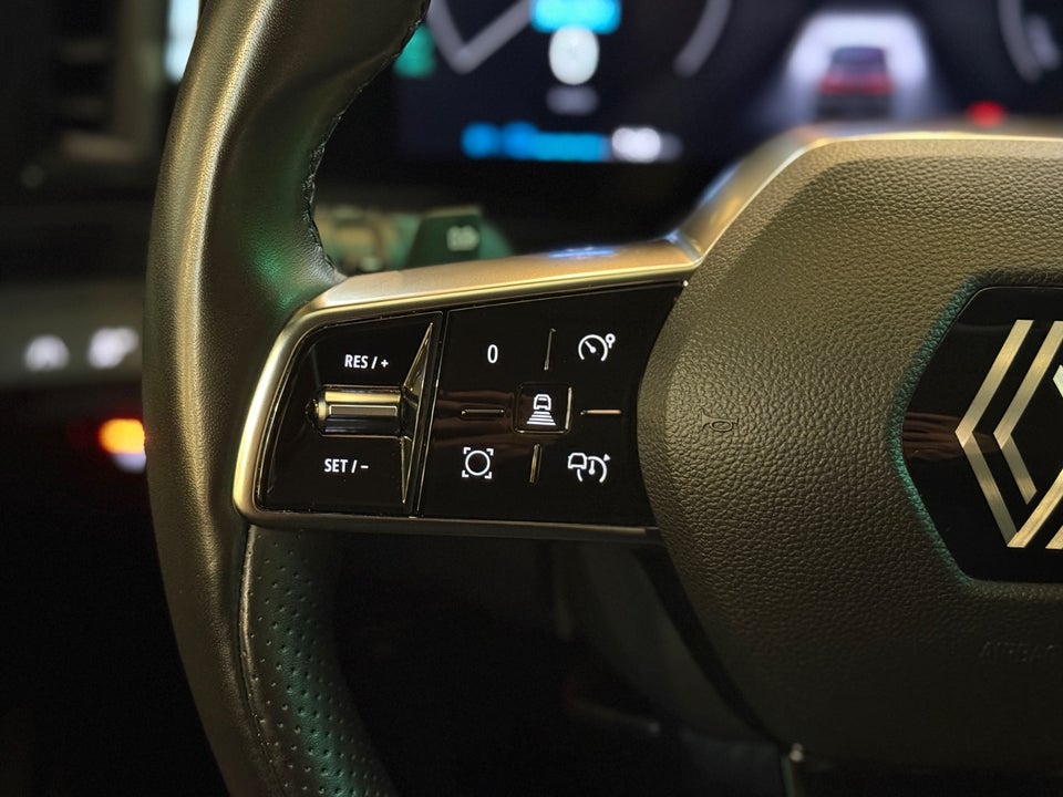 Renault Megane E-Tech 40 Equilibre 5d