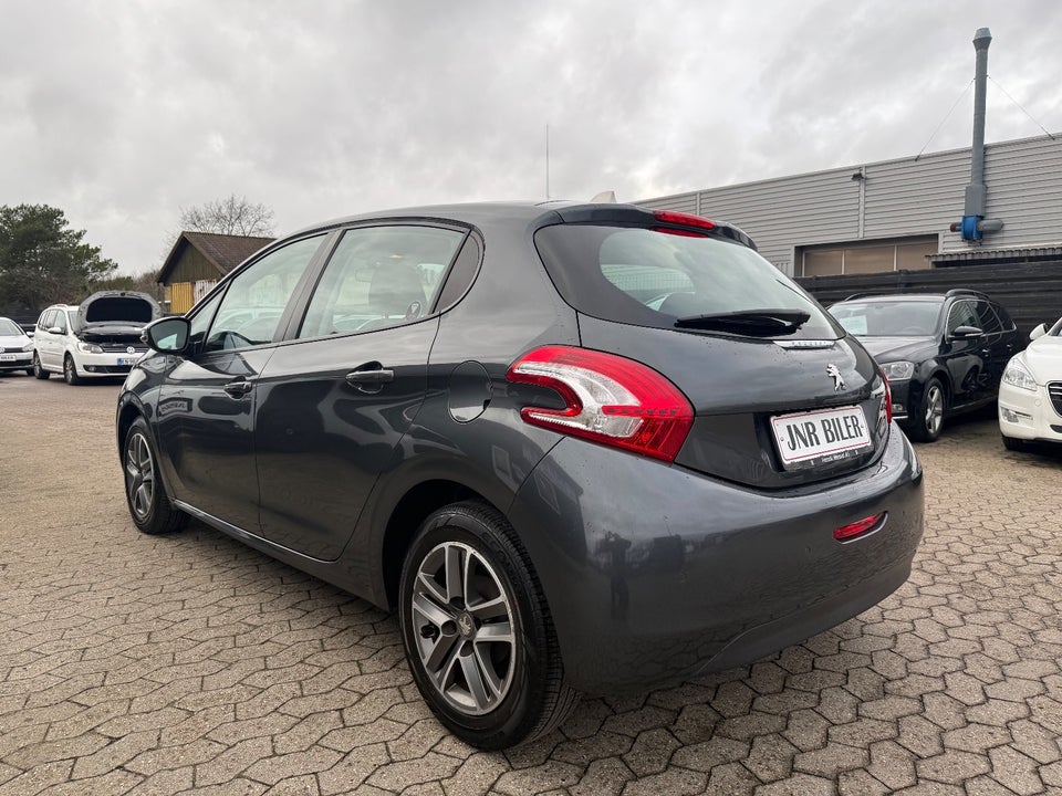 Peugeot 208 1,2 VTi Allure 5d
