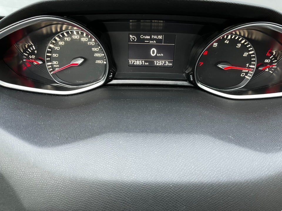 Peugeot 308 1,2 e-THP 110 Style 5d