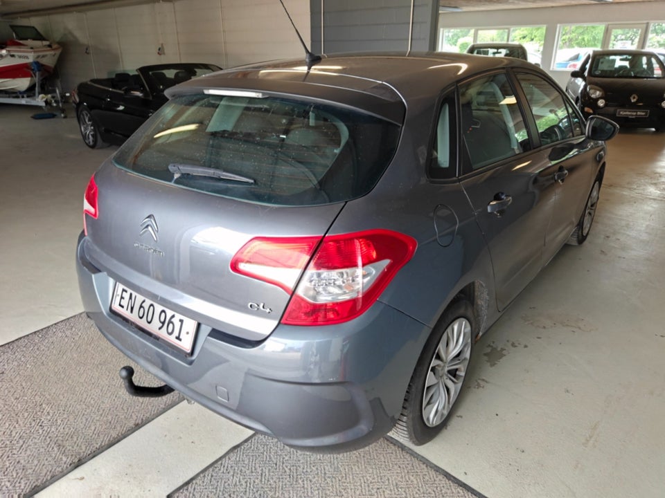 Citroën C4 1,6 HDi 90 Attraction 5d