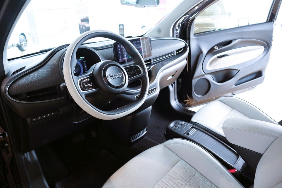 Fiat 500e 42 la Prima by Bocelli 3d