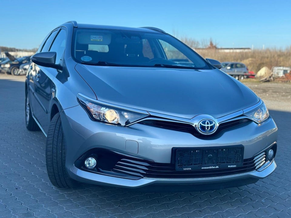 Toyota Auris 1,8 Hybrid H2 Comfort Touring Sports CVT 5d