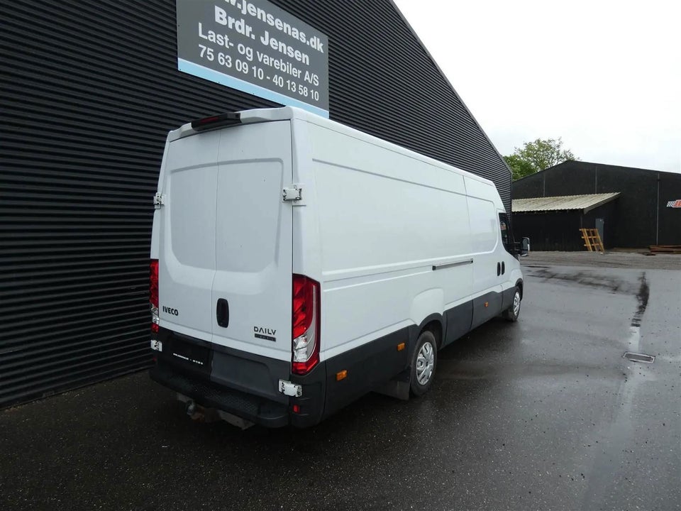 Iveco Daily 2,3 35S16 16m³ Van AG8