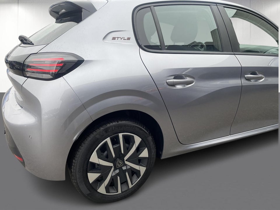 Peugeot e-208 50 Style 5d