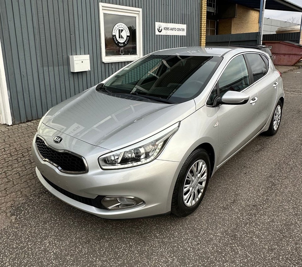 Kia Ceed 1,4 CVVT Style+ Clim 5d