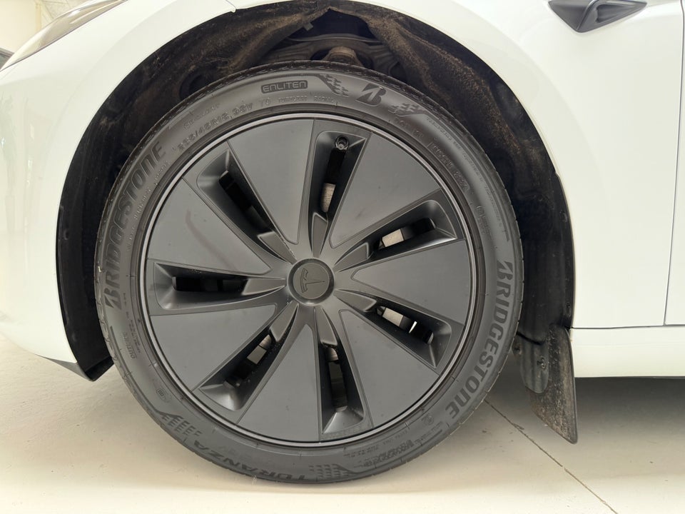 Tesla Model 3 RWD 4d