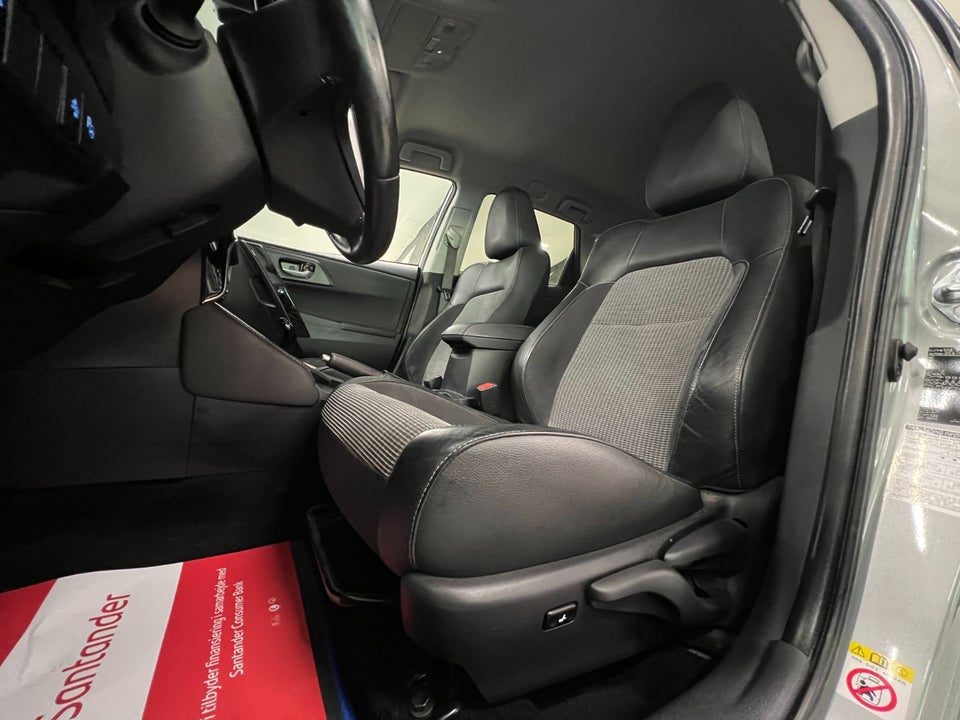 Toyota Auris 1,8 Hybrid H2 Spirit Touring Sports CVT 5d